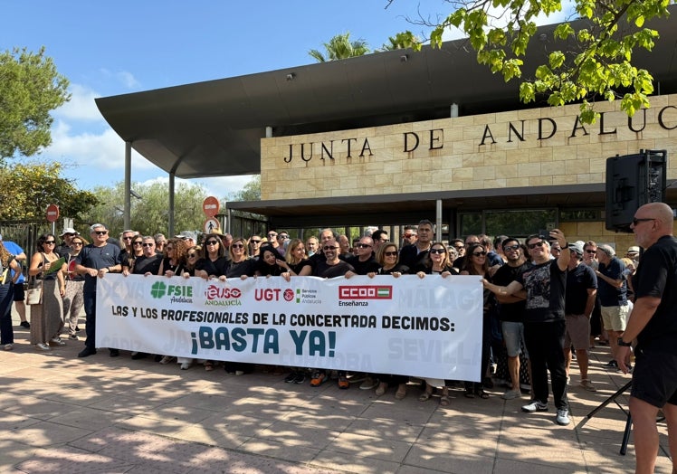 Pancarta que encabeza la manifestación.
