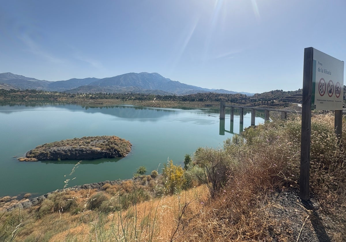 El embalse de La Viñuela supera los 81 hectómetros cúbicos, al 49% de su capacidad.