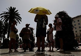 Aviso naranja por máximas de 42 grados en Andalucía: estas son las zonas con calor asfixiante este lunes