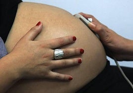 Las malagueñas tienen la tasa de fecundidad más baja de Andalucía: la media no llega a 1,1 hijos por mujer