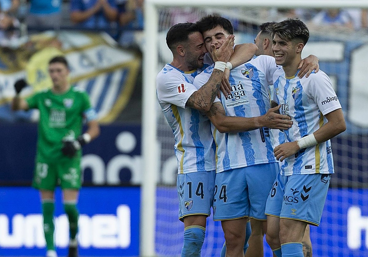 Imagen del último partido del Málaga de la temporada anterior, con el gol de Lobete.