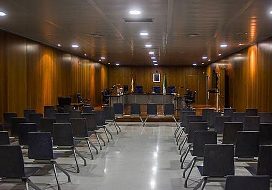 Juicios anulados y pasillos vacíos en el arranque de la huelga de jueces y fiscales en Málaga