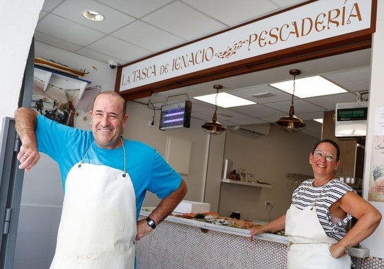 La barra secreta de un pescadero en Pedregalejo en la que hay que reservar con un año de antelación