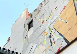 Mural 'La noche y el día', de Brinkmann, en la avenida Condes de San Isidro de Fuengirola.