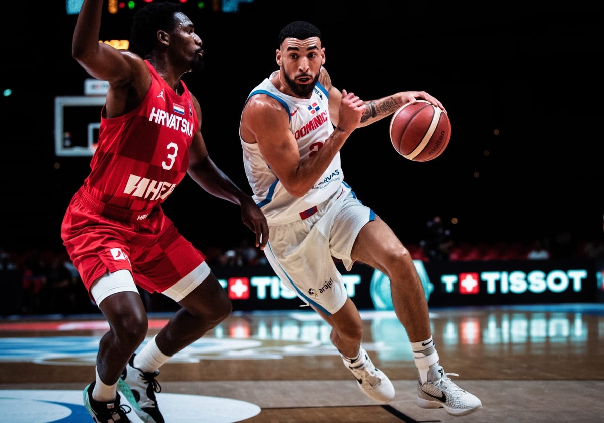 Chris Duarte, a la derecha, en un partido con su selección el pasado verano (1,96 metros, 28 años).