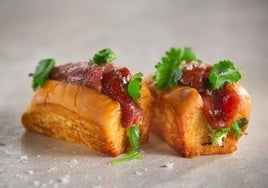 El perrito nikkei de 6700 by Bacus: un nuevo bocado espectacular y sorprendente en Málaga