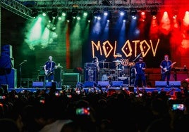 Molotov sobre el escenario de Marenostrum.