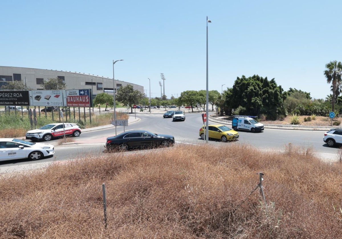 Construir otra rotonda en la zona del estadio de atletismo de Málaga, clave para subir el aforo