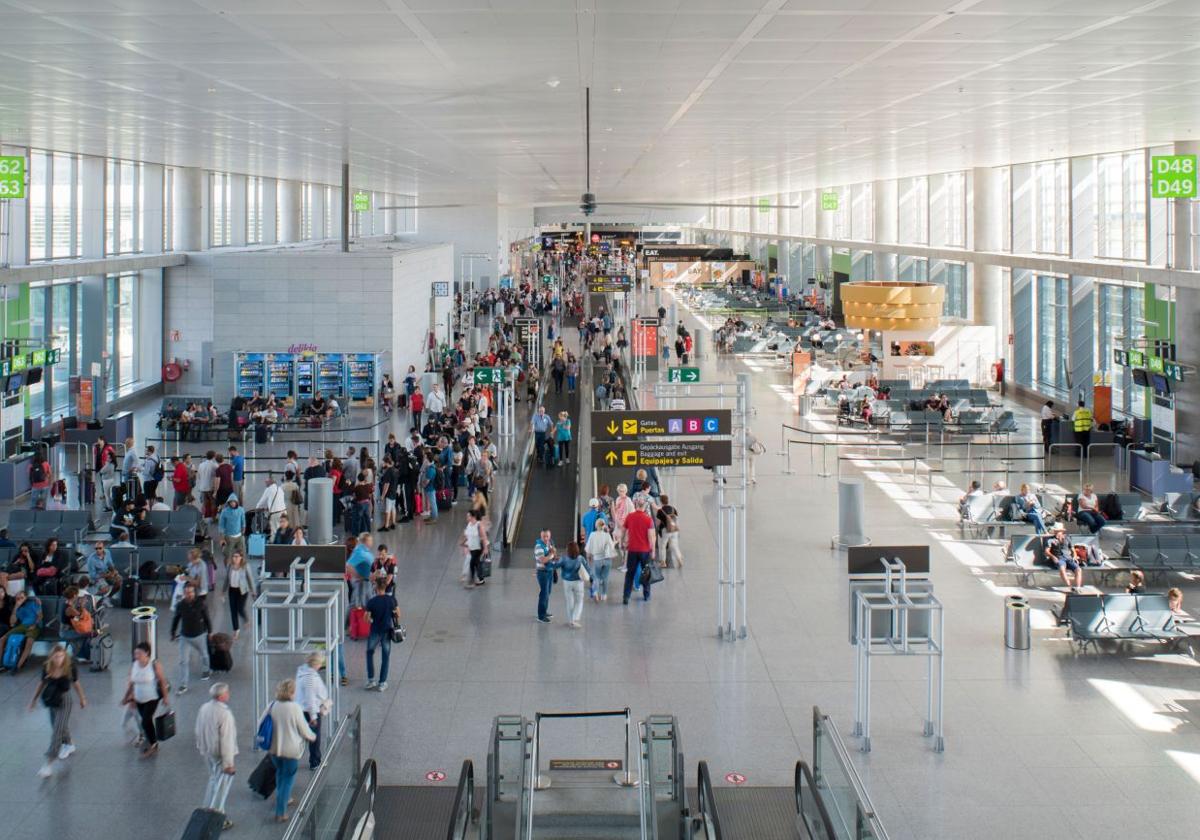 Vista de una zona de las puertas de embarque del aeropuerto de Málaga.