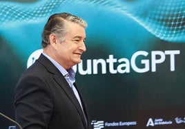 El consejero de la Presidencia, Antonio Sanz, en el acto de presentación del proyecto.