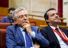 Francisco Sánchez Zamorano, este miércoles en la tribuna del Parlamento.