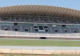 Imagen tomada esta semana del estadio de atletismo de Málaga.