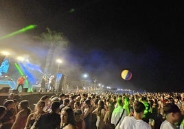 Música en la playa de El Tajo.