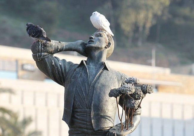 'El Biznaguero', otro de los emblemas de bronce con la firma de Jaime Pimentel.