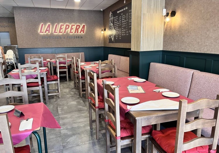 Salón interior del nuevo restaurante de la familia García Gómez.