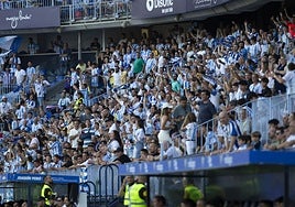 Aficionados del Málaga en el último partido en La Rosaleda, ante el Burgos.