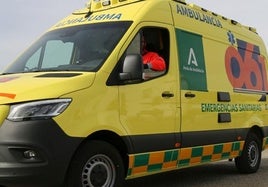 Muere un joven de 29 años tras la colisión entre una moto y un turismo en Málaga capital