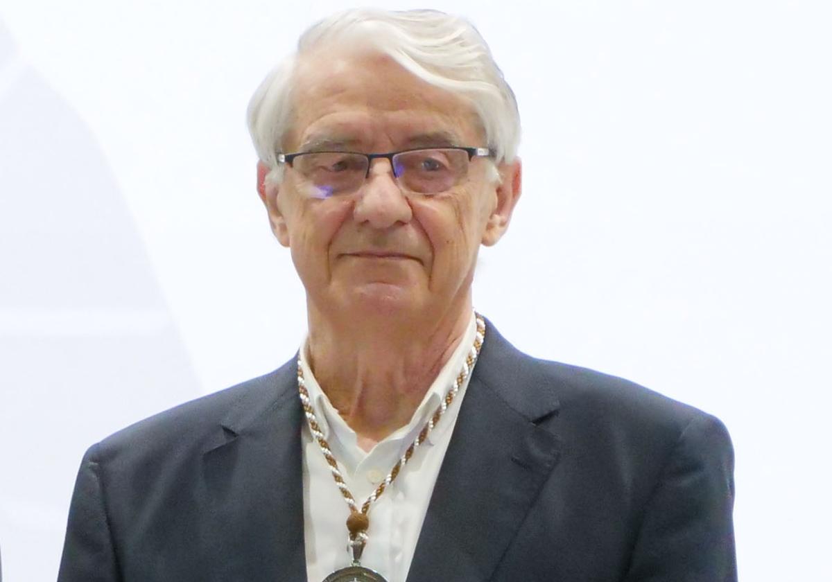 Luis Fernando Martínez recibió una distinción en mayo.