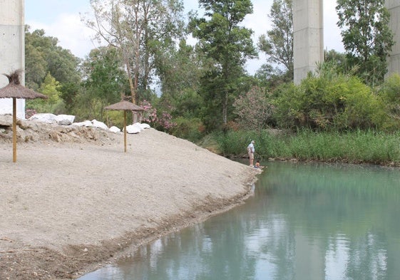Playa fluvial de la Mina.