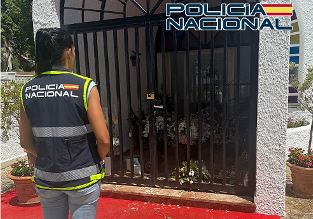 Arrestan a una joven por robar joyas en la capilla de la Virgen del Carmen de Marbella