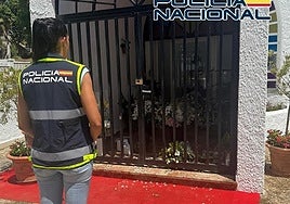 Arrestan a una joven por robar joyas en la capilla de la Virgen del Carmen de Marbella