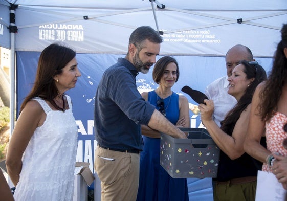 Fernádez-Pacheco, en la presentación en Almería de las campaña 'Mares que saben'.