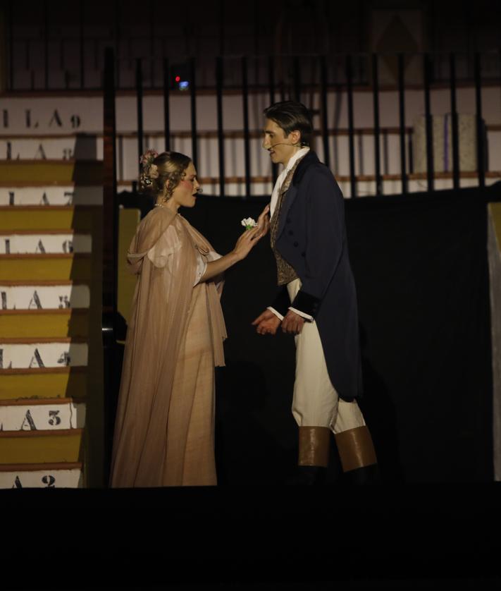 Imagen secundaria 2 - Una historia de amor en forma de ópera toma la plaza de toros de Antequera