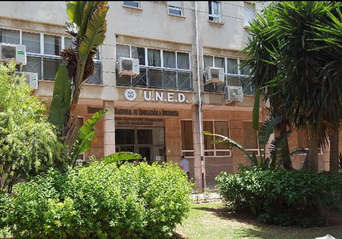 UNED Málaga mantiene su amplia oferta formativa para el próximo curso, con 30 grados y hasta 80 Másteres oficiales