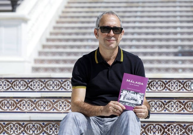 Rafael Rodríguez, con su libro 'Málaga es mi ciudad', una crónica de la movida