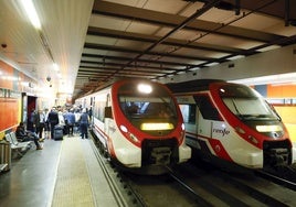 Dos Civia de las líneas de Cercanías en el interior de la estación María Zambrano de Málaga.