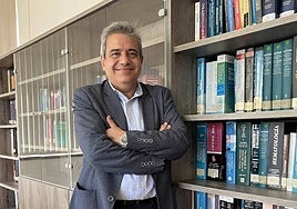 Francisco José Tinahones, endocrinólogo especialista en el tratamiento de la obesidad y prestigioso investigador.