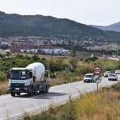 Tráfico denso en la A-404.