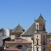 El perfil de la iglesia de San Felipe Neri desde la calle Alta