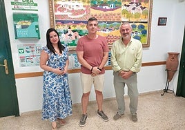 Los ediles de Educación e Infraestructuras, en la visita a uno de los centros.