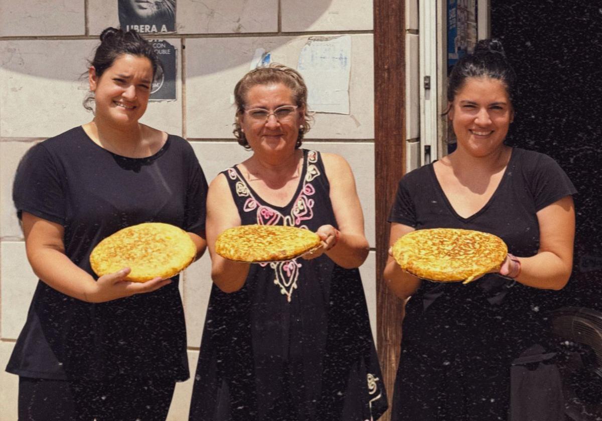 Más de 2.500 tortillas de patatas al año hechas a medida en El Palo en Málaga