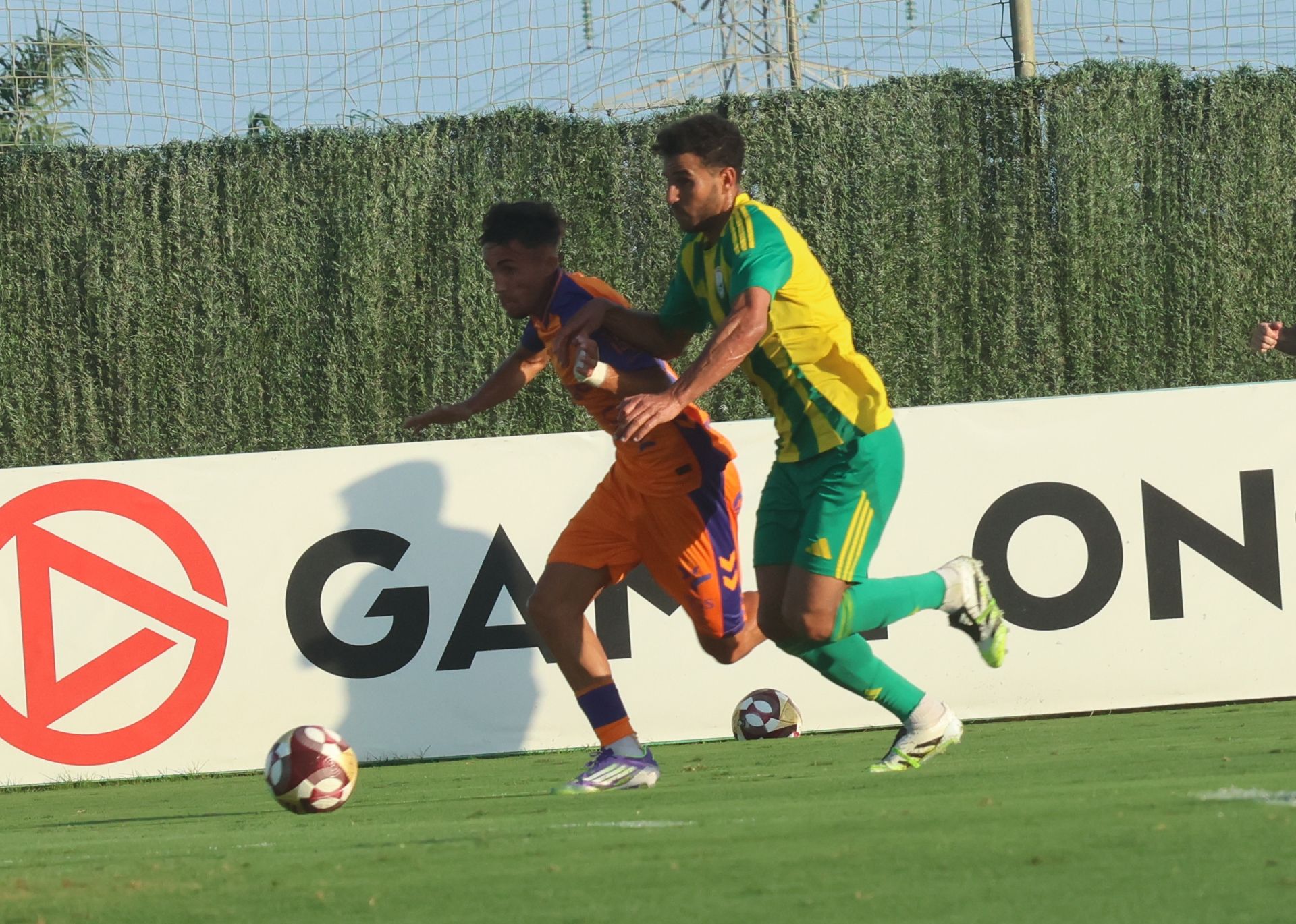 El partido entre Málaga y el Al-Wakrah en Marbella, en imágenes