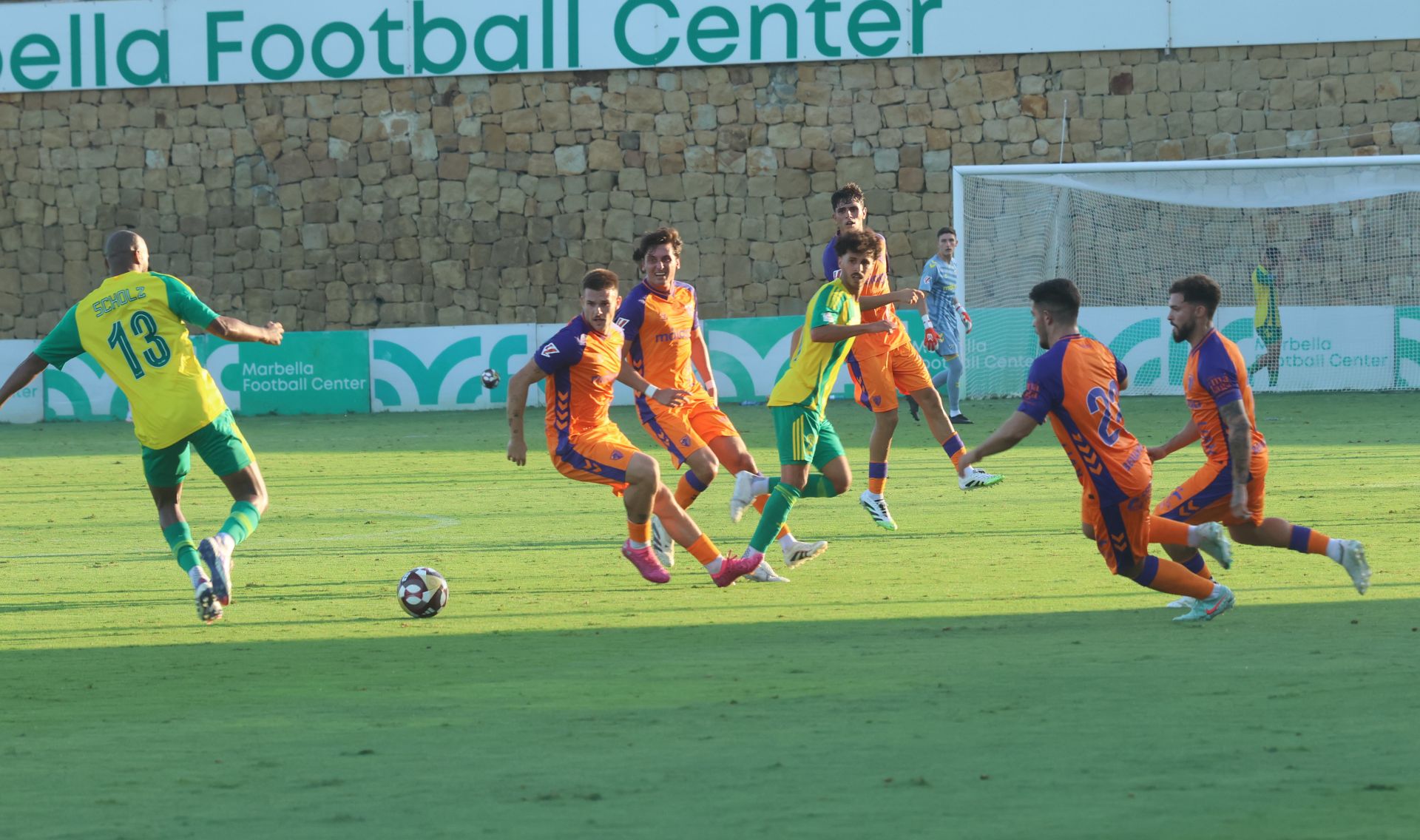 El partido entre Málaga y el Al-Wakrah en Marbella, en imágenes
