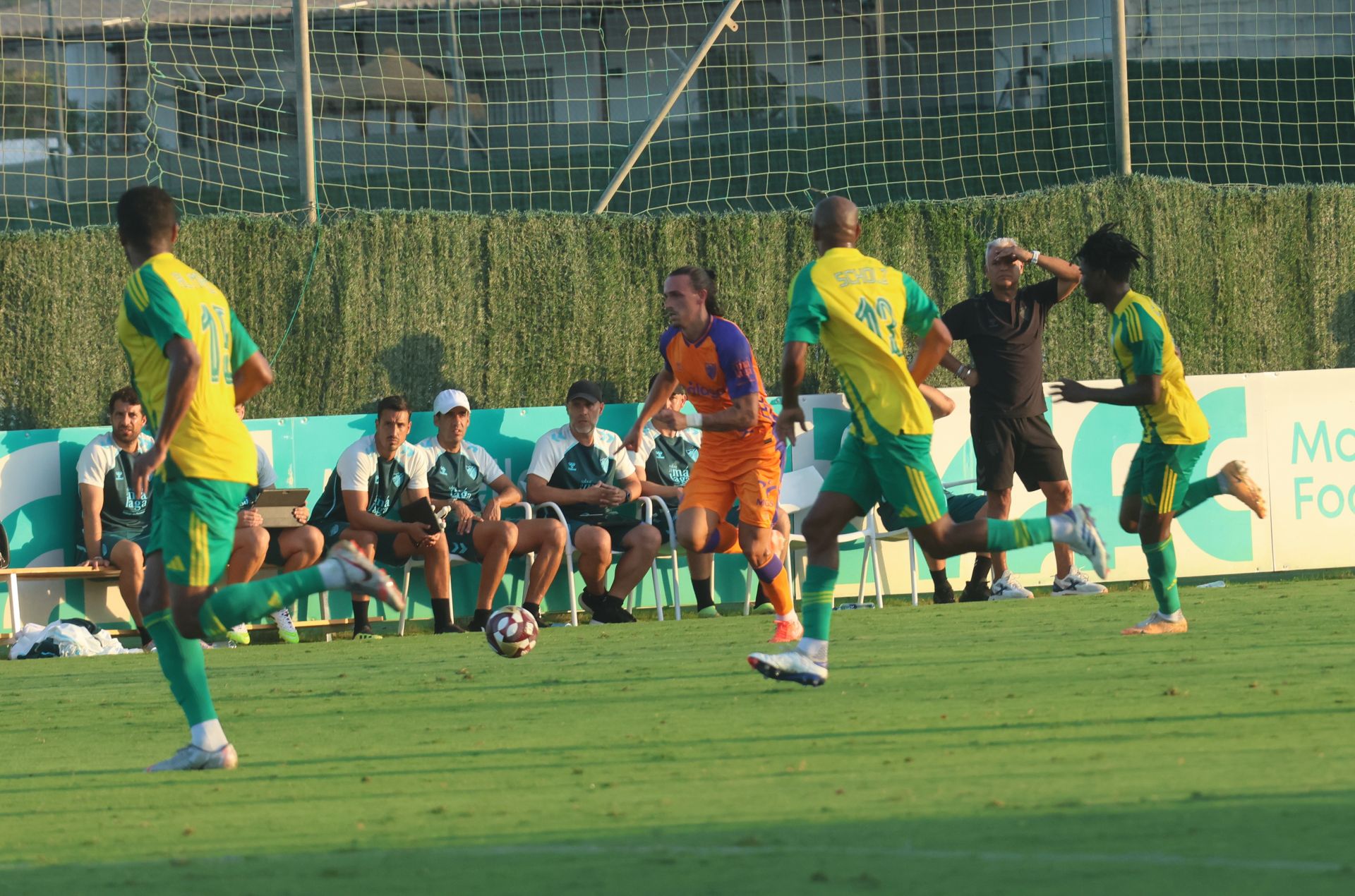 El partido entre Málaga y el Al-Wakrah en Marbella, en imágenes
