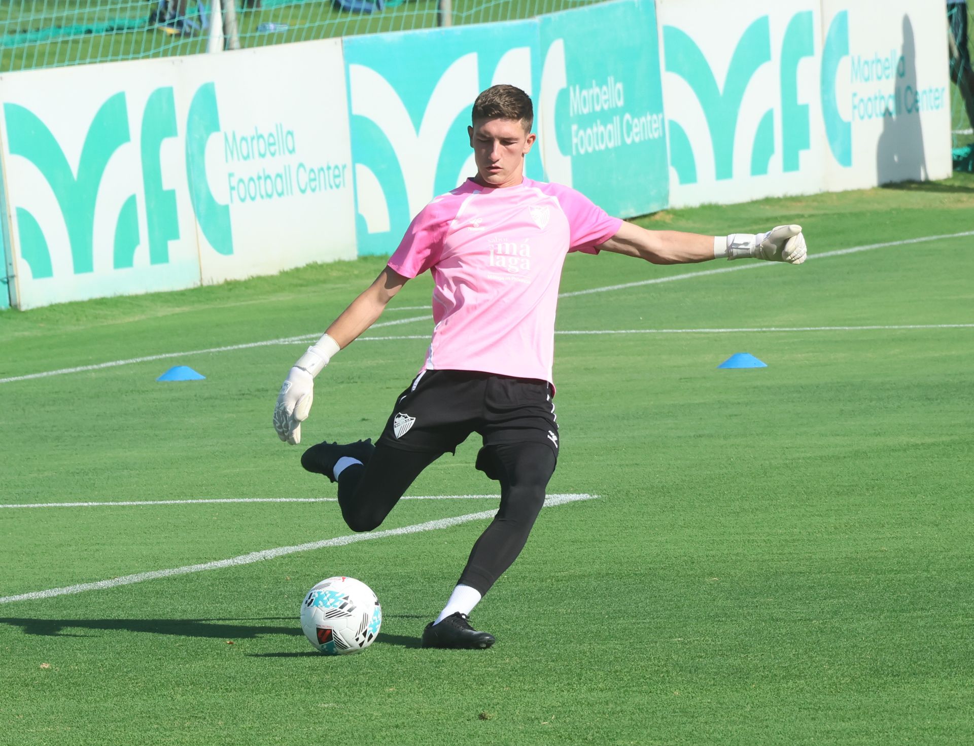 El partido entre Málaga y el Al-Wakrah en Marbella, en imágenes