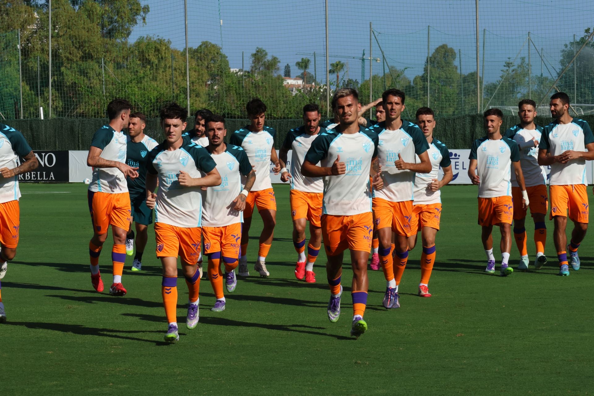 El partido entre Málaga y el Al-Wakrah en Marbella, en imágenes