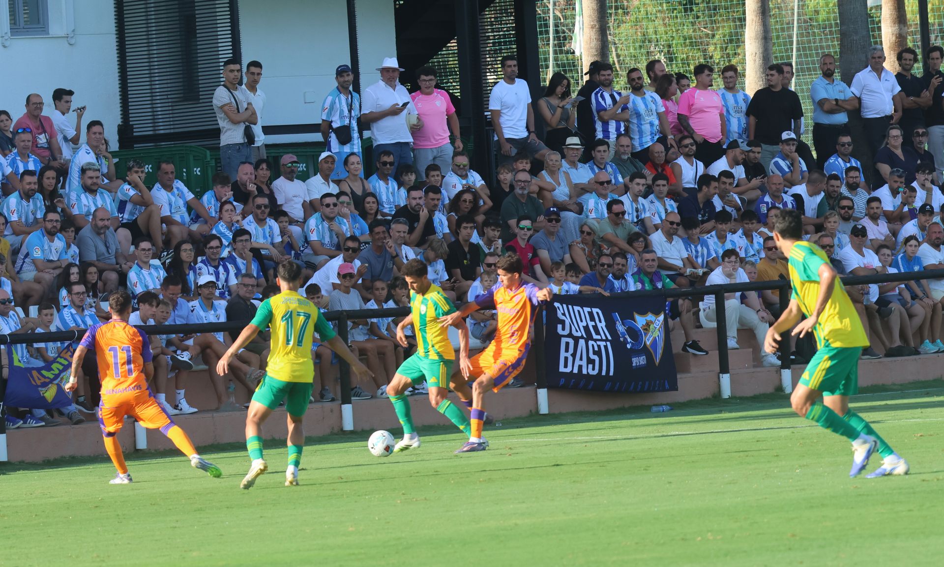 El partido entre Málaga y el Al-Wakrah en Marbella, en imágenes