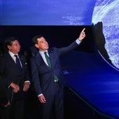 Juanma Moreno, en su visita a uno de los pabellones de la Exposición Universal de Osaka.
