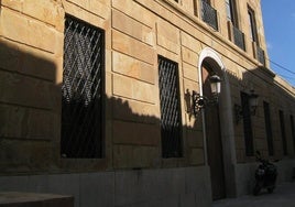 Fachada del Balneario de Carratraca que albergó un cinco estrellas antes de la pandemia.