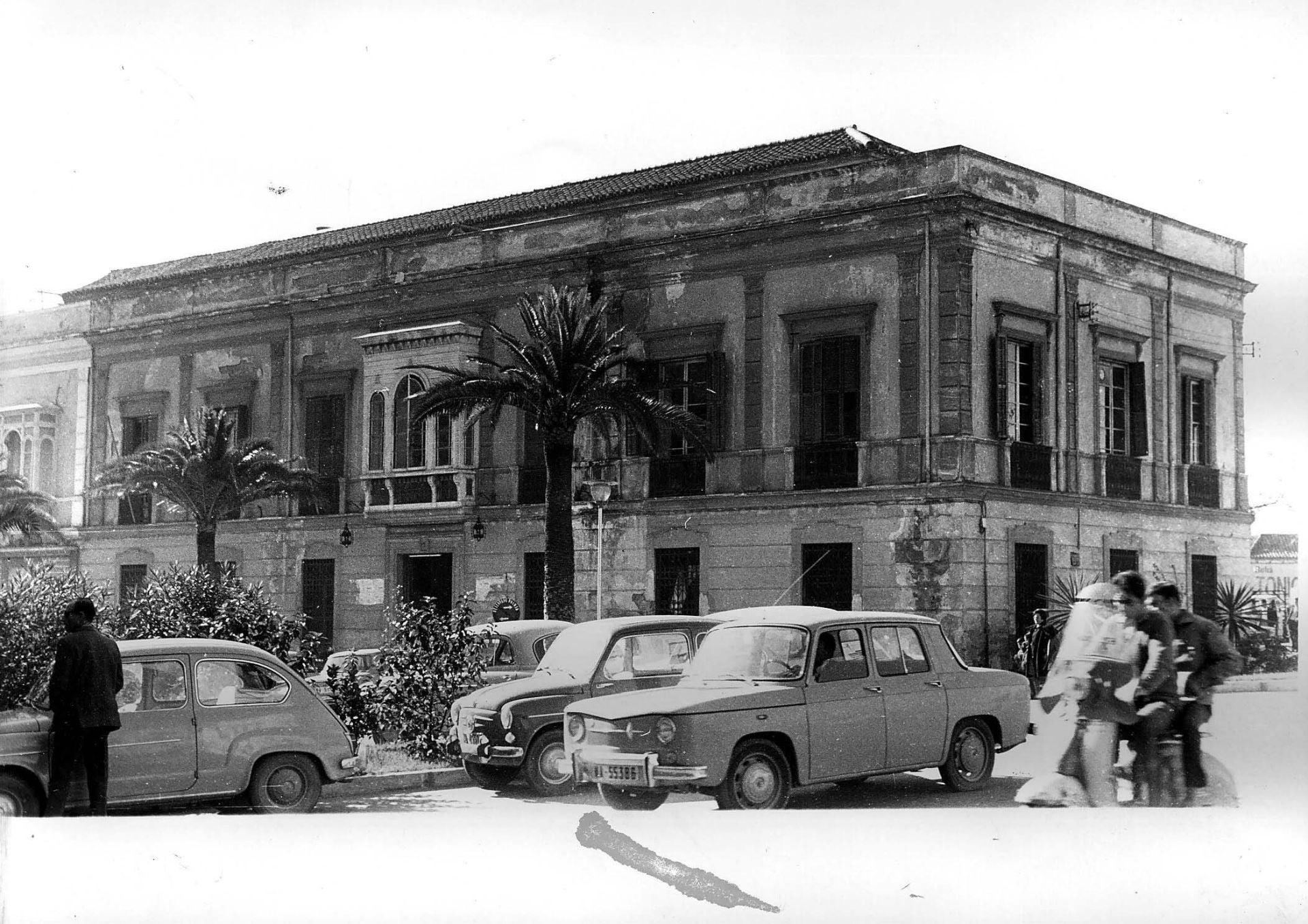 Antigua sede del Diario Sur en la Alameda de Colón.