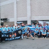Aficionados malaguistas este sábado en Oxford, la mayoría de la Guiri Army, con el director general del Málaga, Kike Pérez, entre ellos.