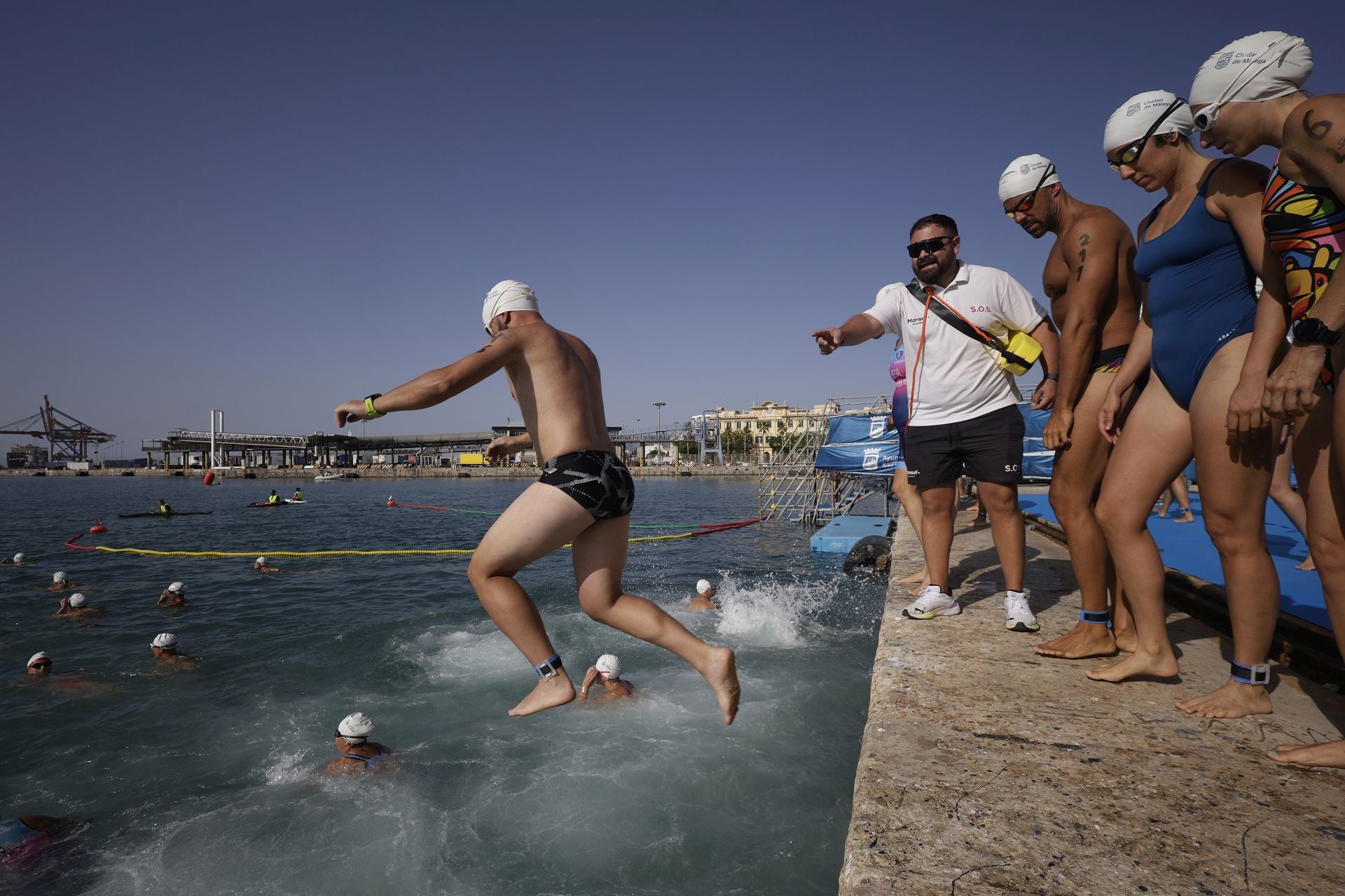 Travesía a nado del puerto, edición 65: más que un deporte, un estilo de vida