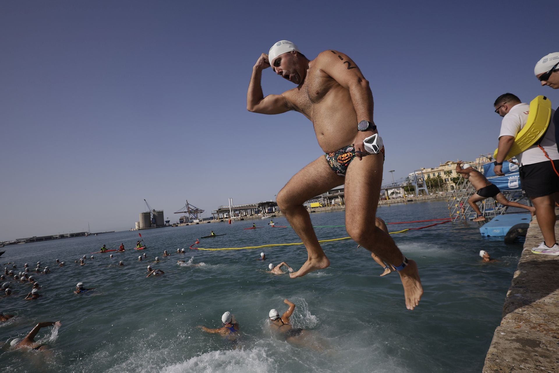 Travesía a nado del puerto, edición 65: más que un deporte, un estilo de vida