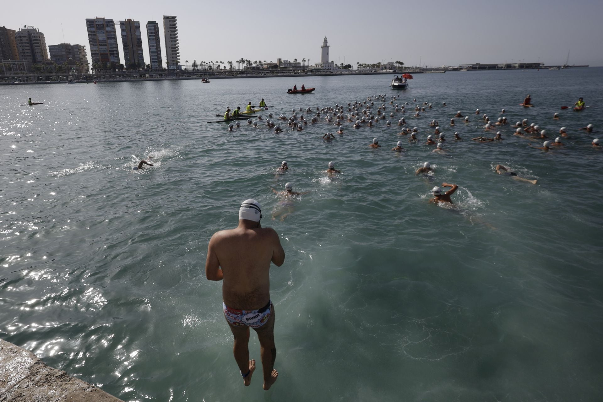 Travesía a nado del puerto, edición 65: más que un deporte, un estilo de vida