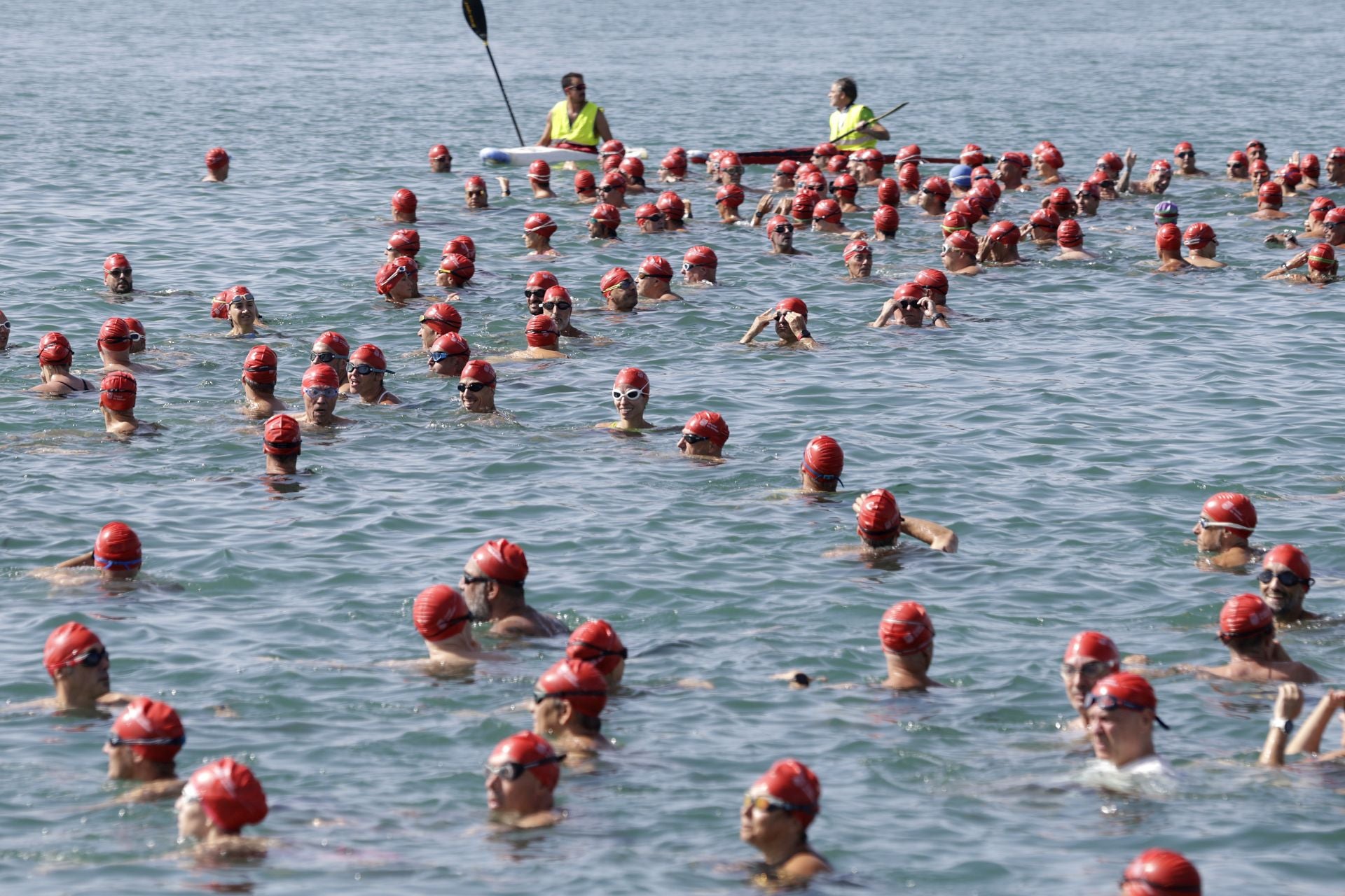 Travesía a nado del puerto, edición 65: más que un deporte, un estilo de vida