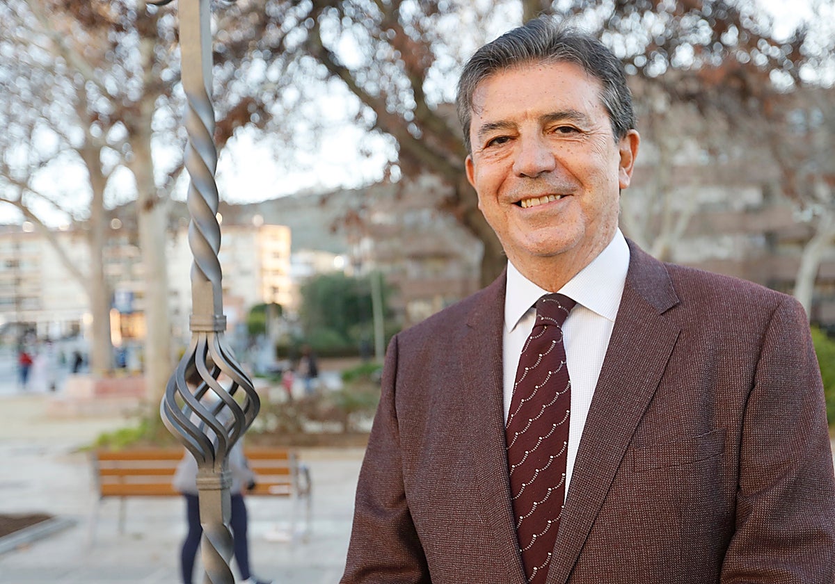 Miguel Hinojosa vive en Madrid